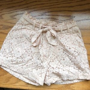 H&M🌻High Waisted Lace Shorts